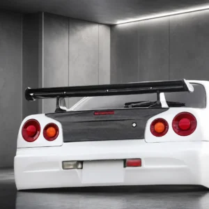 Nissan Skyline R34 Carbon Kofferraumdeckel am Fahrzeug