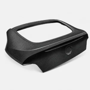 BMW Z4 E86 Carbon-Heckklappe auf neutralem Studiohintergrund
