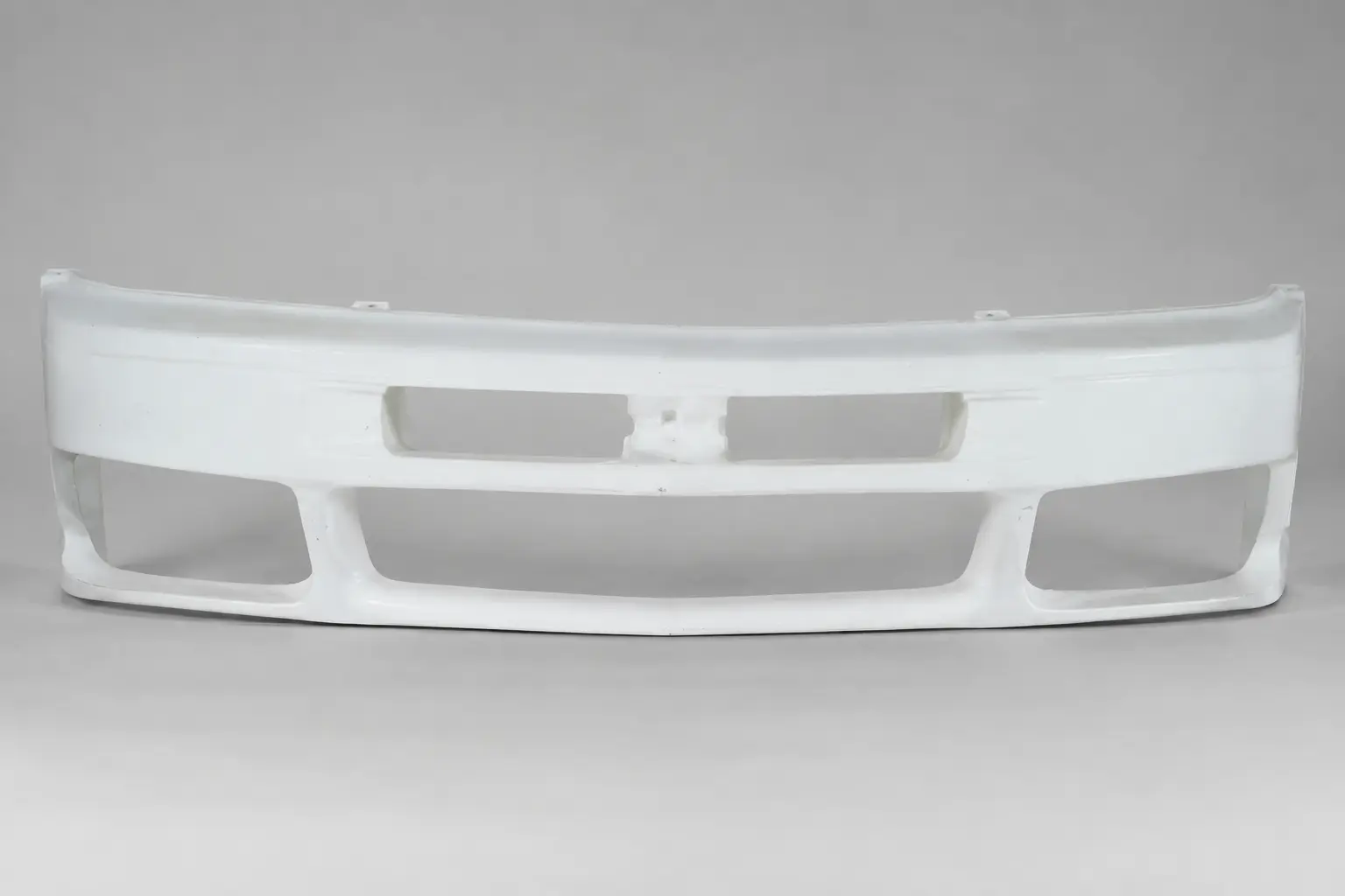 VW Golf 3 Mattig-Style GRP Front Bumper 1 VW Golf 3 GFK-Frontstossstange im neutralen Produktstudio