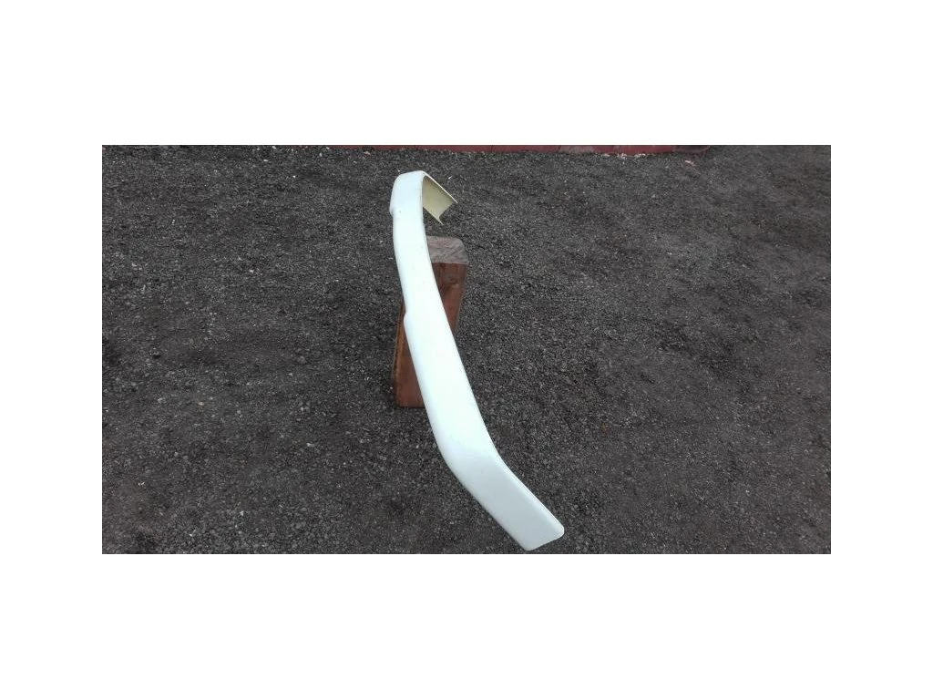 BMW E30 GRP Front Lip 2 BMW E30 GFK-Frontlippe – zusätzliche originale Ansicht