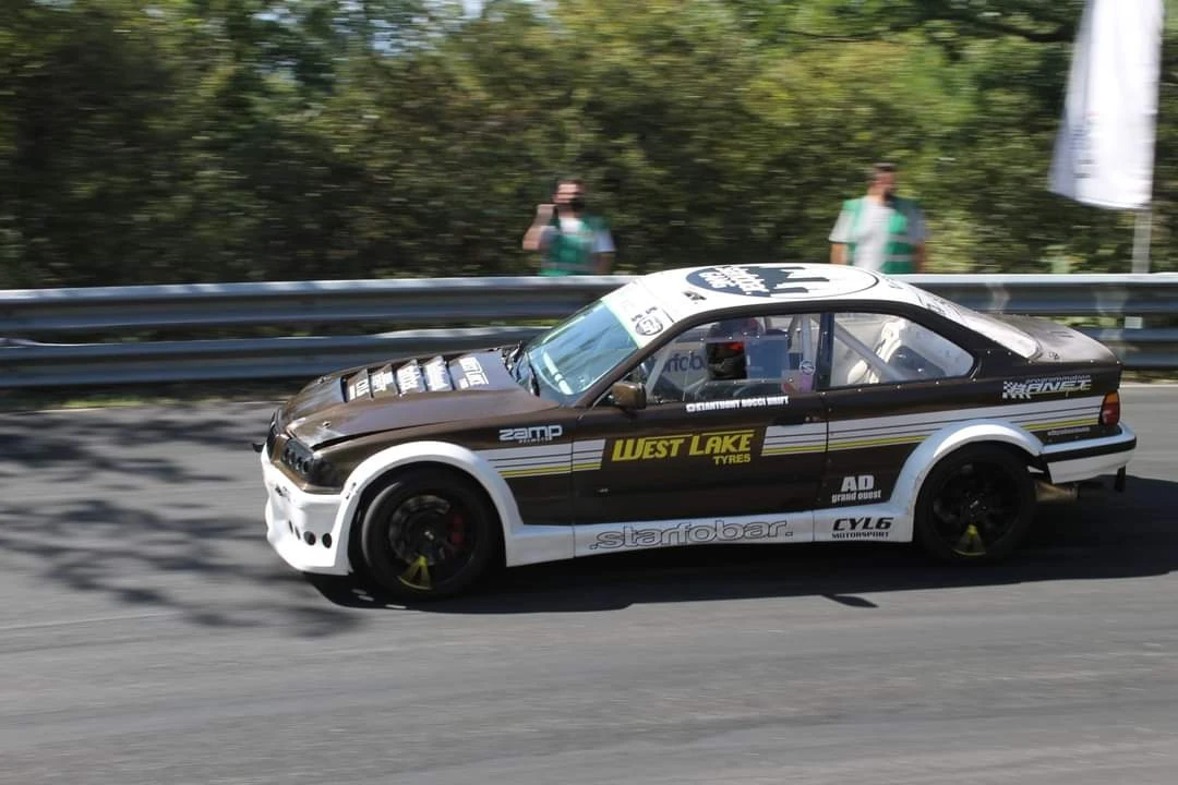 BMW E36 GTR Yokohama RS allargamenti in vetroresina 2 BMW E36 GFK GTR Yokohama RS Verbreiterungen – verbreiterung einbau