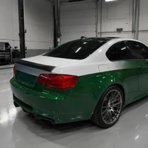 BMW E92 GFK CSL Spoiler in neutraler Werkstatt