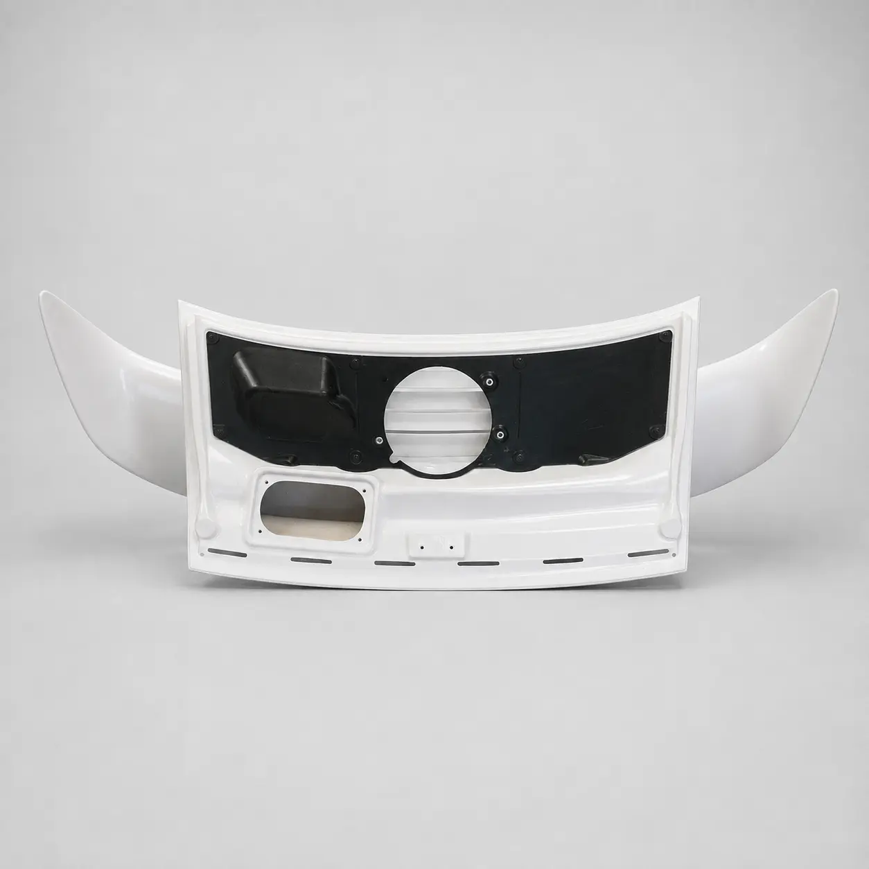 Porsche 996 GT2 / Turbo spoiler posteriore in vetroresina 1 Porsche 996 GT2 / Turbo GFK-Heckspoiler auf neutralem Studiohintergrund